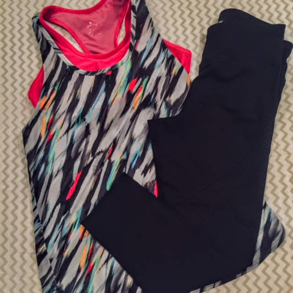 Express EXP Core Mesh Inset Compression Leggings - Picture 6 of 6